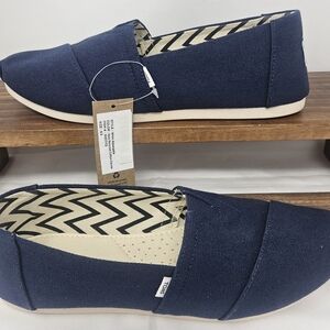 NIB Toms Alpargata women's slip-on shoes 8.5